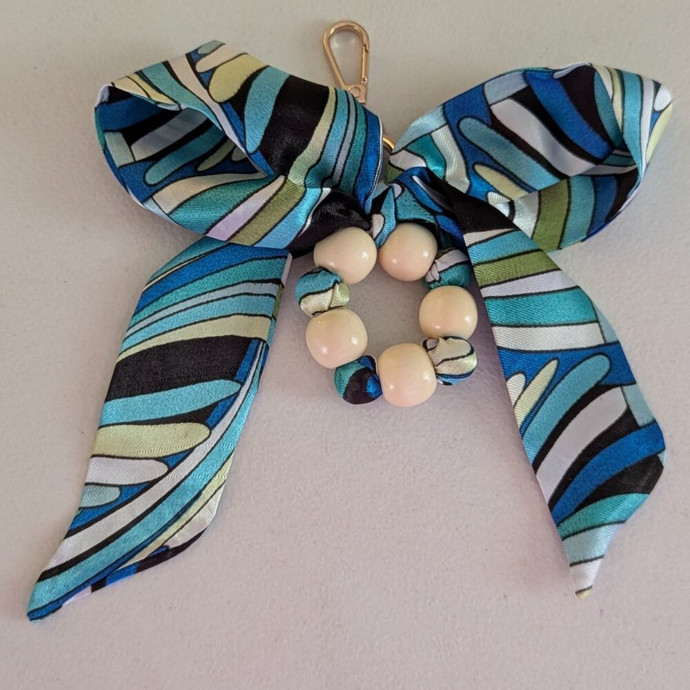 Bag scarf, pretty shades of blue, with circle of beads. NIP